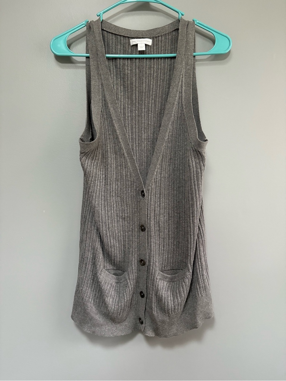 New York & Company Women's‎ Preppy Gray Ribbed Knit Button Drapey Vest Size L